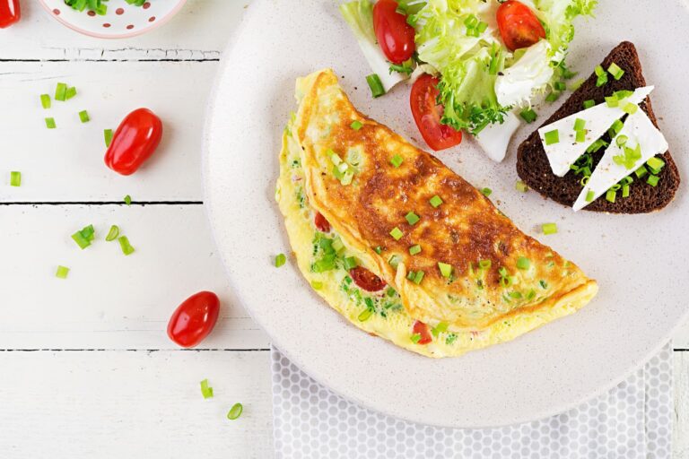 Omelette avec feta - recettes grecques traditionnelles