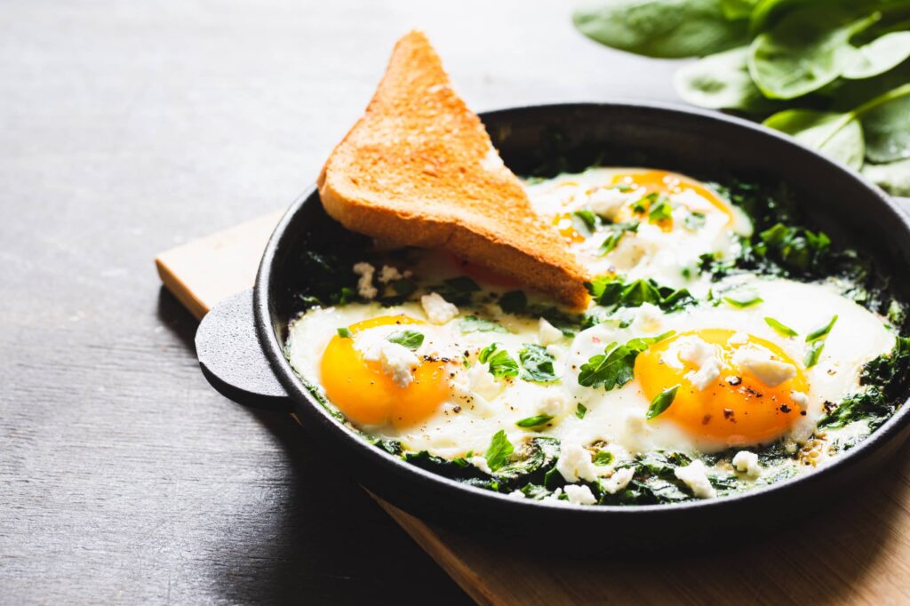 Oeufs au plat parfaits – Les astuces d'une cuisson réussie